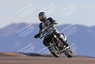 media/Nov-06-2023-Moto Forza (Mon) [[ce023d0744]]/4-Beginner Group/Session 5 (Turn 9)/